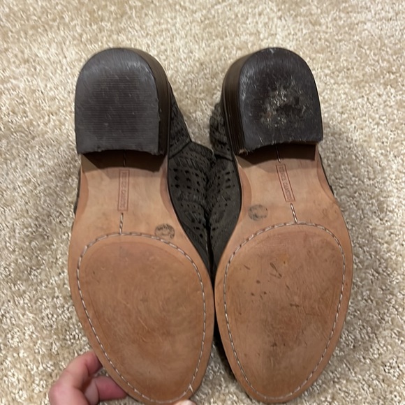 Vince Camuto Taupe Suede Booties Size 5 - Picture 5 of 7